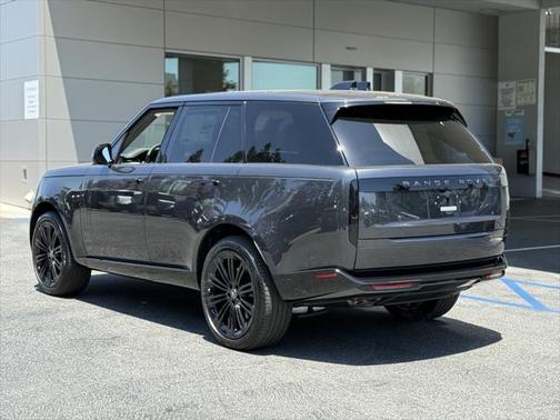 2025 Land Rover Range Rover P530 SE