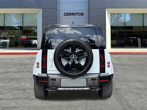 2025 Land Rover Defender 110 P500 X-Dynamic SE