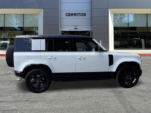 2025 Land Rover Defender 110 P500 X-Dynamic SE