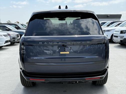 2025 Land Rover Range Rover P530 SE