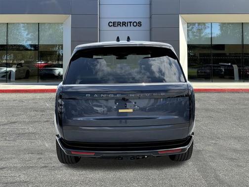 2025 Land Rover Range Rover P530 SE