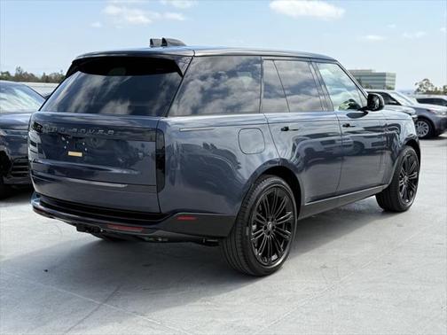 2025 Land Rover Range Rover P530 SE