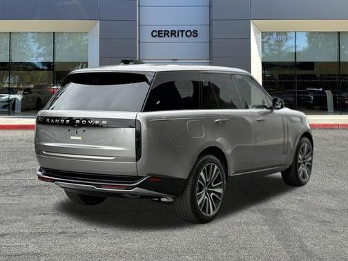 2025 Land Rover Range Rover P400 SE