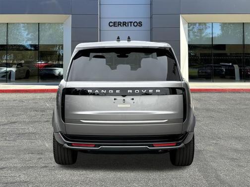 2025 Land Rover Range Rover P400 SE