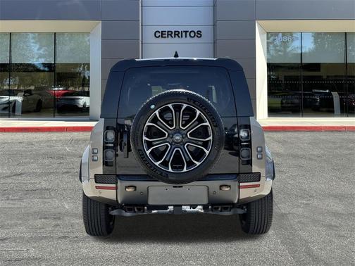 2025 Land Rover Defender V8