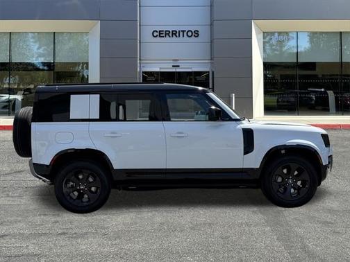 2025 Land Rover Defender 110 P400 X-Dynamic SE