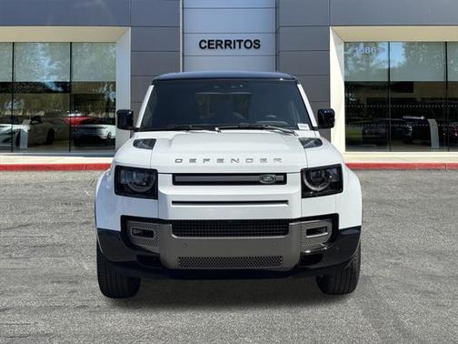 2025 Land Rover Defender 110 P400 X-Dynamic SE