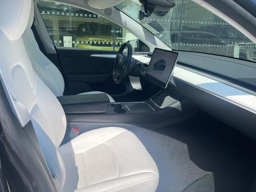 2024 Tesla Model Y Performance Dual Motor All-Wheel Drive