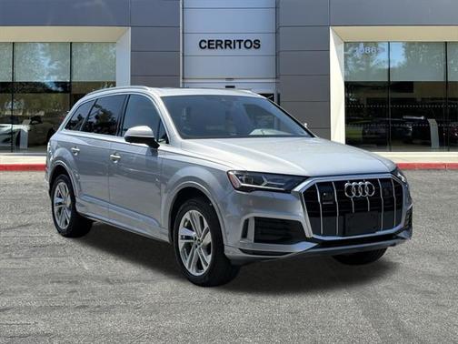 2022 Audi Q7 45 Premium Plus