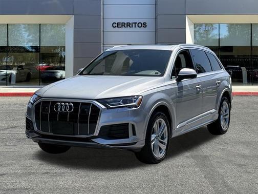 2022 Audi Q7 45 Premium Plus