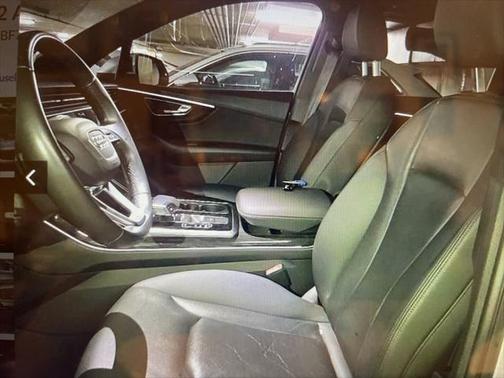 2022 Audi Q7 45 Premium Plus