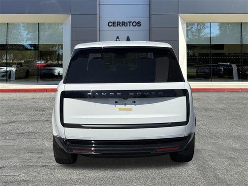 2025 Land Rover Range Rover P400 SE