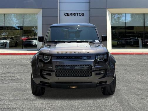 2025 Land Rover Defender V8
