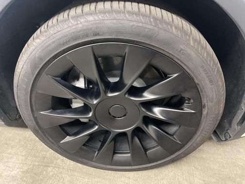 2025 Tesla Model Y Long Range Dual Motor All-Wheel Drive