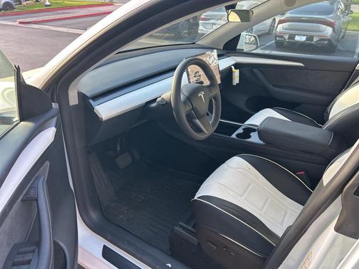 2025 Tesla Model Y Long Range Dual Motor All-Wheel Drive
