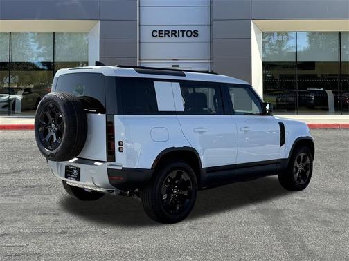 2025 Land Rover Defender 110 P400 S