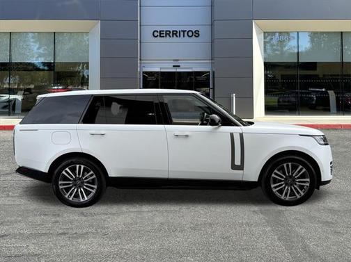 2025 Land Rover Range Rover P530 SE 7 Seat