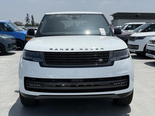 2025 Land Rover Range Rover P550e SE