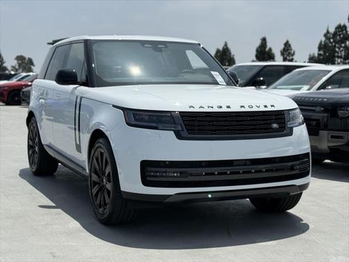 2025 Land Rover Range Rover P550e SE