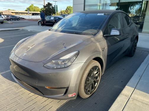 2023 Tesla Model Y Long Range Dual Motor All-Wheel Drive