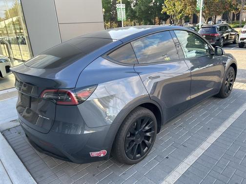 2023 Tesla Model Y Long Range Dual Motor All-Wheel Drive