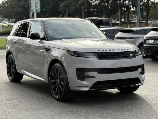 2025 Land Rover Range Rover Sport SE