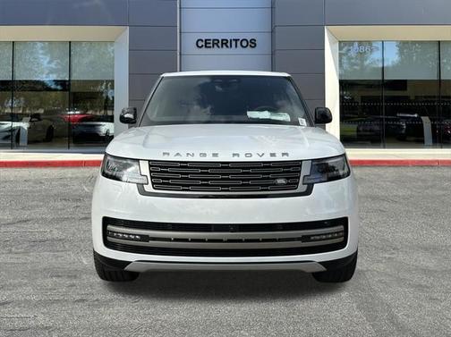 2025 Land Rover Range Rover P550e SE