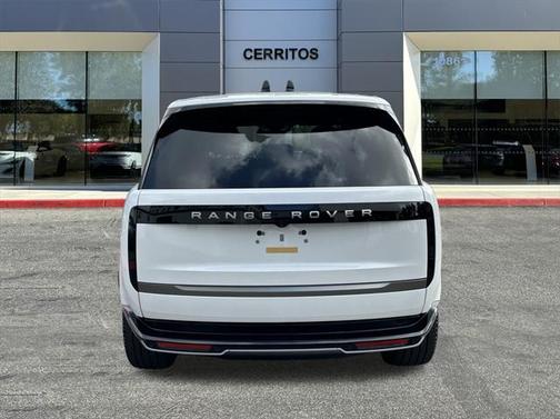 2025 Land Rover Range Rover P550e SE