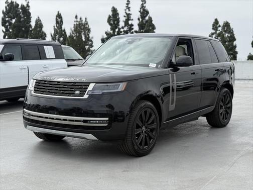 2025 Land Rover Range Rover P550e SE