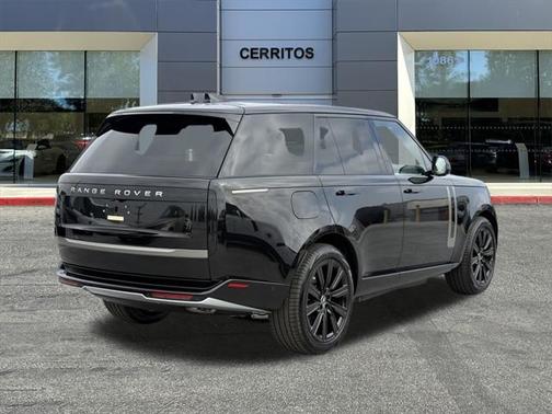 2025 Land Rover Range Rover P550e SE