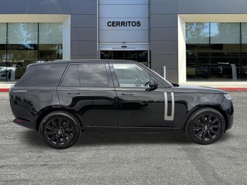 2025 Land Rover Range Rover P550e SE