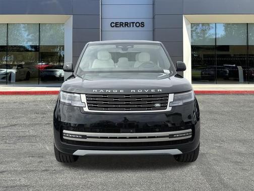 2025 Land Rover Range Rover P550e SE
