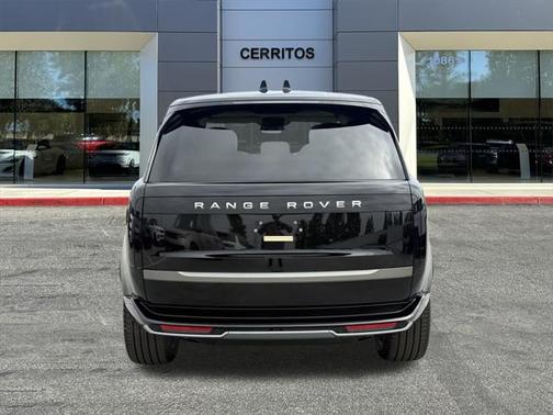 2025 Land Rover Range Rover P550e SE