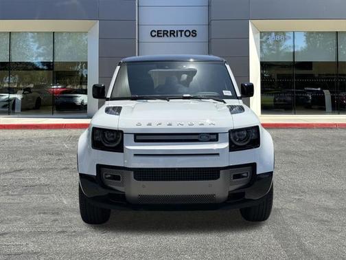 2025 Land Rover Defender 110 P400 X-Dynamic SE