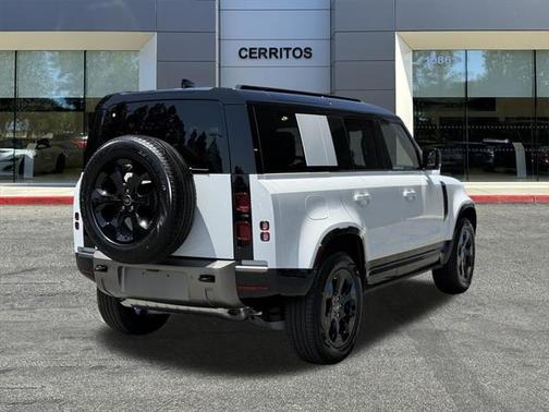 2025 Land Rover Defender 110 P400 X-Dynamic SE