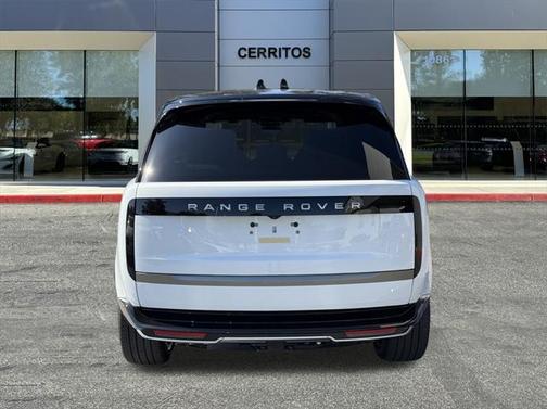 2025 Land Rover Range Rover P530 SE 7 Seat