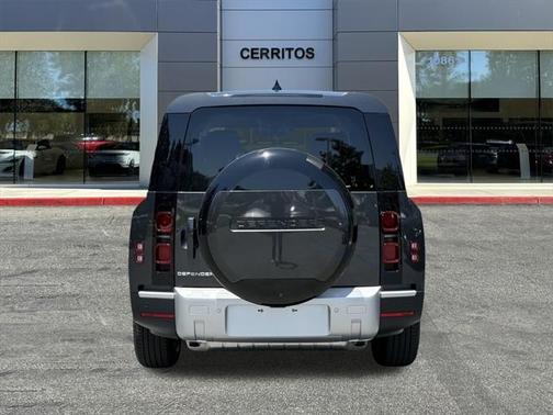 2025 Land Rover Defender 130 P400 S