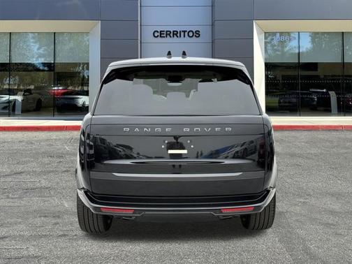 2025 Land Rover Range Rover P530 SE 7 Seat