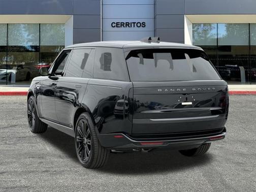 2025 Land Rover Range Rover P530 SE 7 Seat