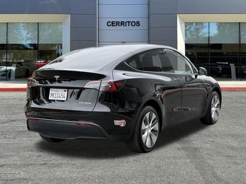 2024 Tesla Model Y Long Range Dual Motor All-Wheel Drive