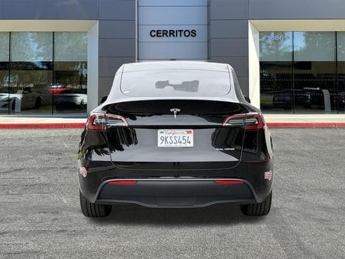 2024 Tesla Model Y Long Range Dual Motor All-Wheel Drive