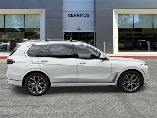 2023 BMW X7 xDrive40i