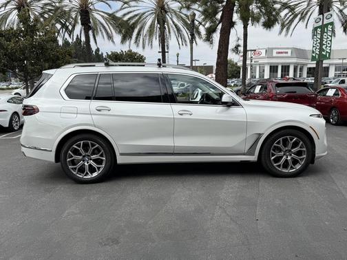 2023 BMW X7 xDrive40i