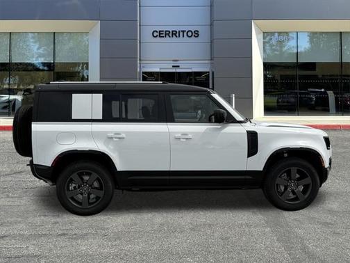 2025 Land Rover Defender 110 P400 X-Dynamic SE