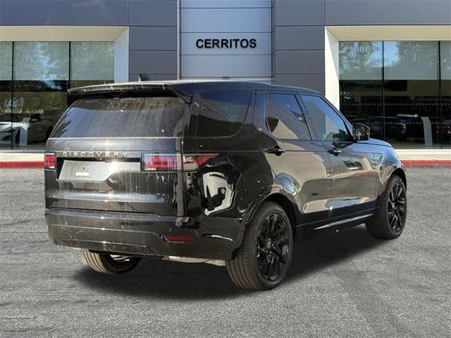 2025 Land Rover Discovery P300 Dynamic SE