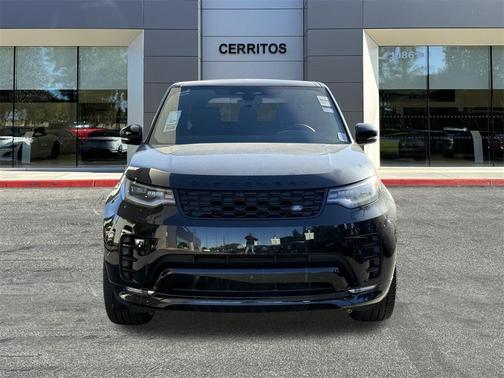 2025 Land Rover Discovery P300 Dynamic SE