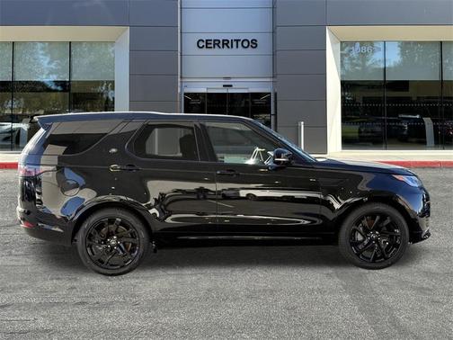 2025 Land Rover Discovery P300 Dynamic SE