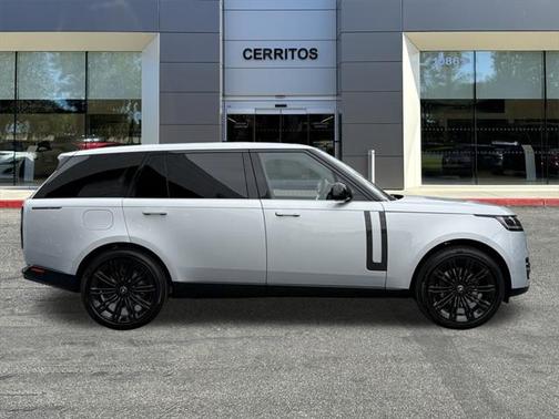 2025 Land Rover Range Rover P530 SE 7 Seat