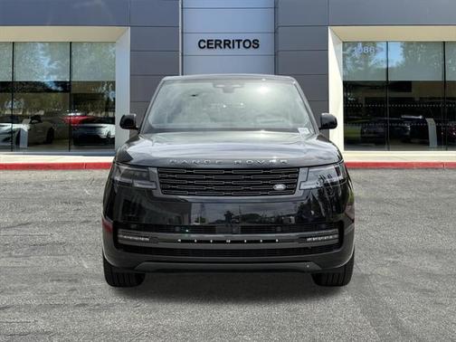2025 Land Rover Range Rover P530 SE