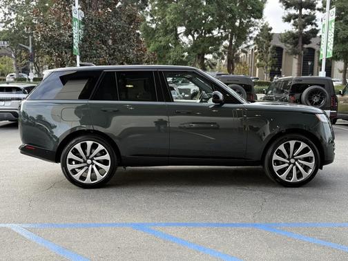 2025 Land Rover Range Rover P530 SE